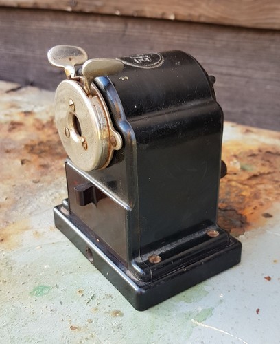 Bleistiftspitzer ddr bakelit - ddr,